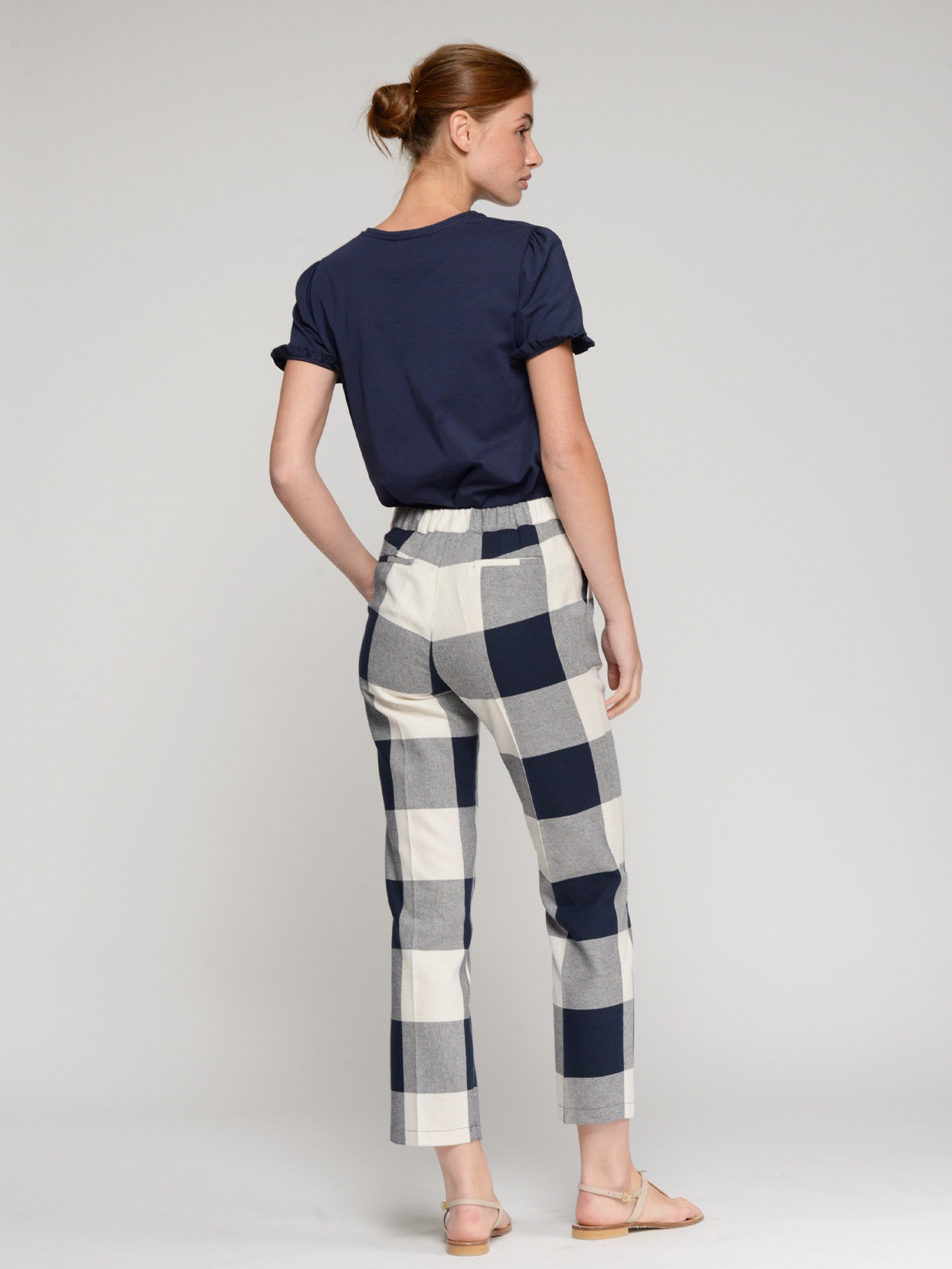 PANTALÓN RECTO CUADROS AZUL MARINO Y CRUDO