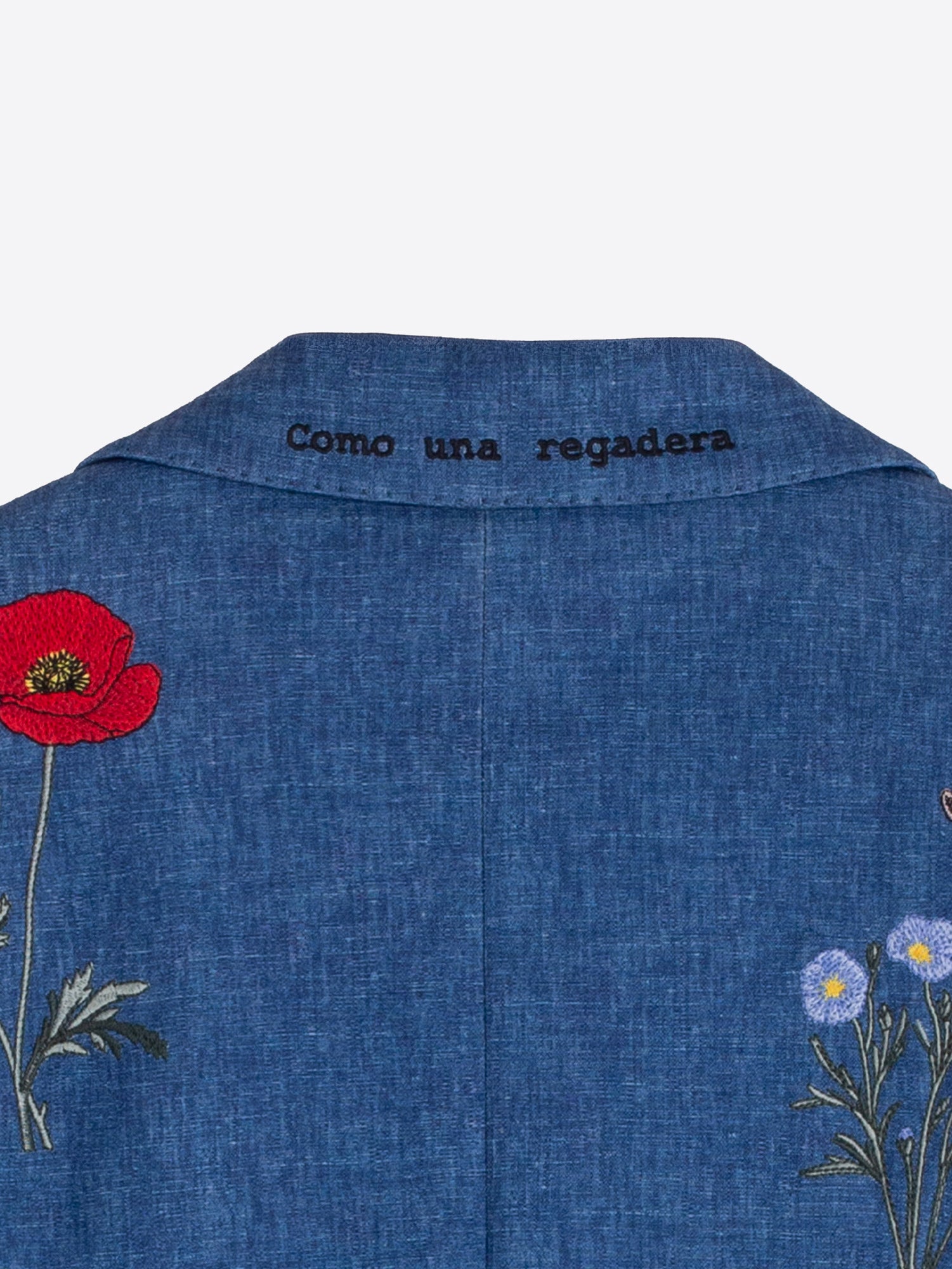 CHAQUETA AZUL FLORES BORDADAS