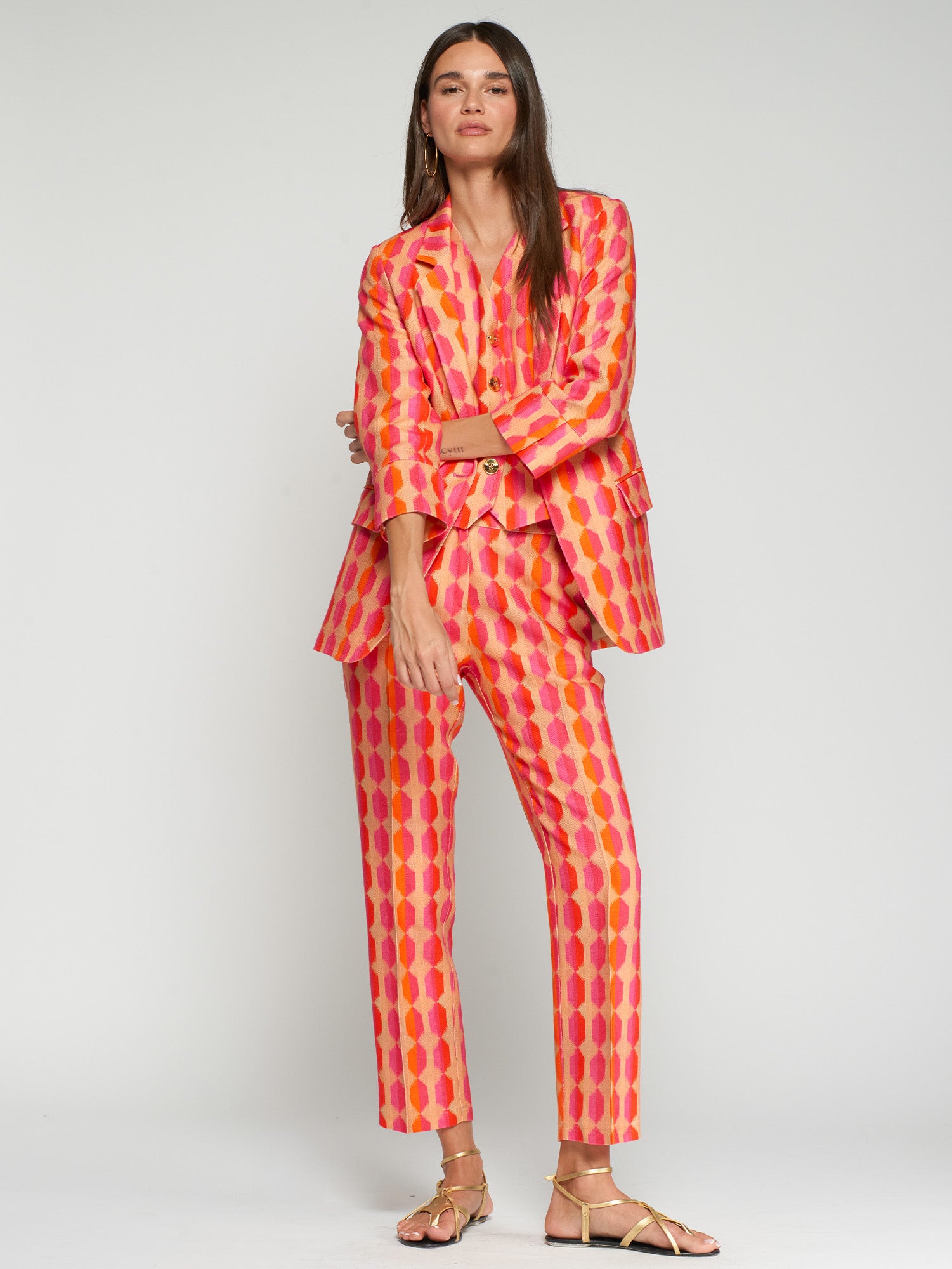 CHAQUETA ESTAMPADO GEOMÉTRICO ROSA Y NARANJA