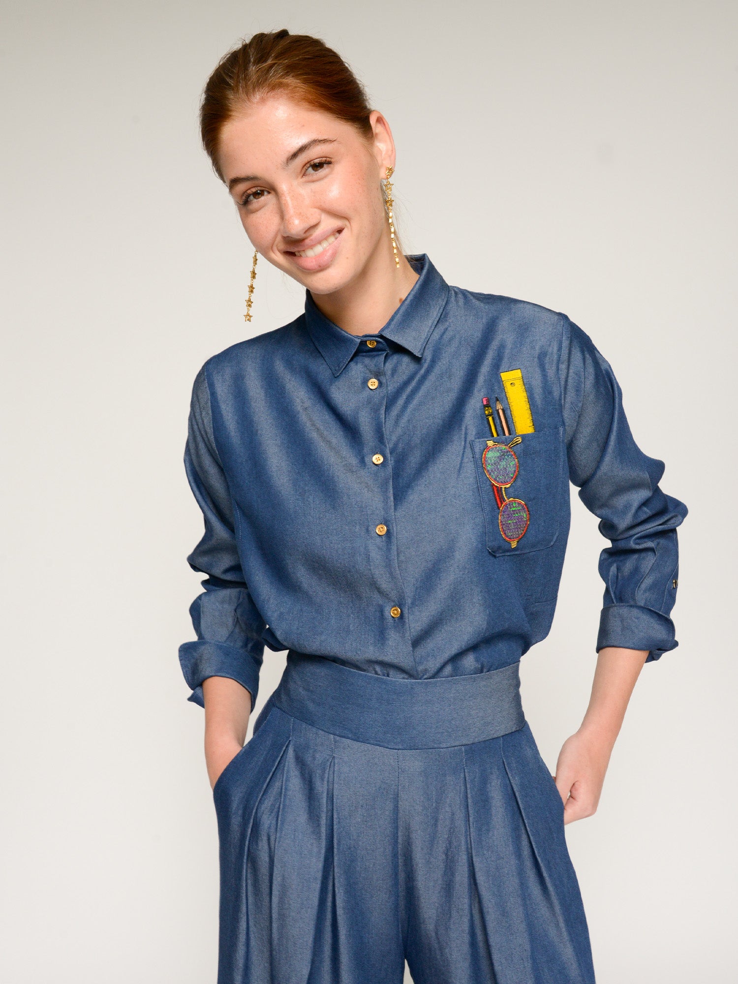 CAMISA DENIM BOLSILLO ILUSTRADO