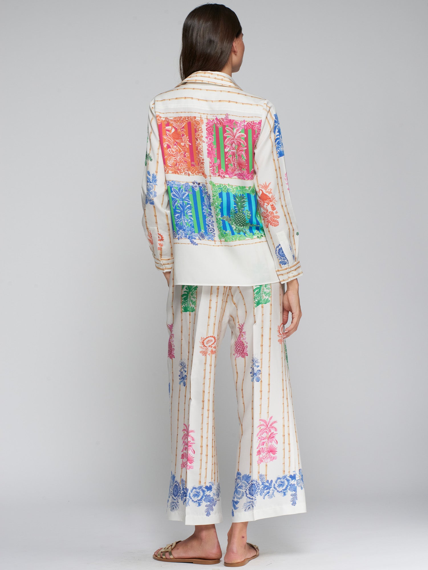 PANTALÓN ESTAMPADO TROPICAL MOTIVO DE BAMBÚ