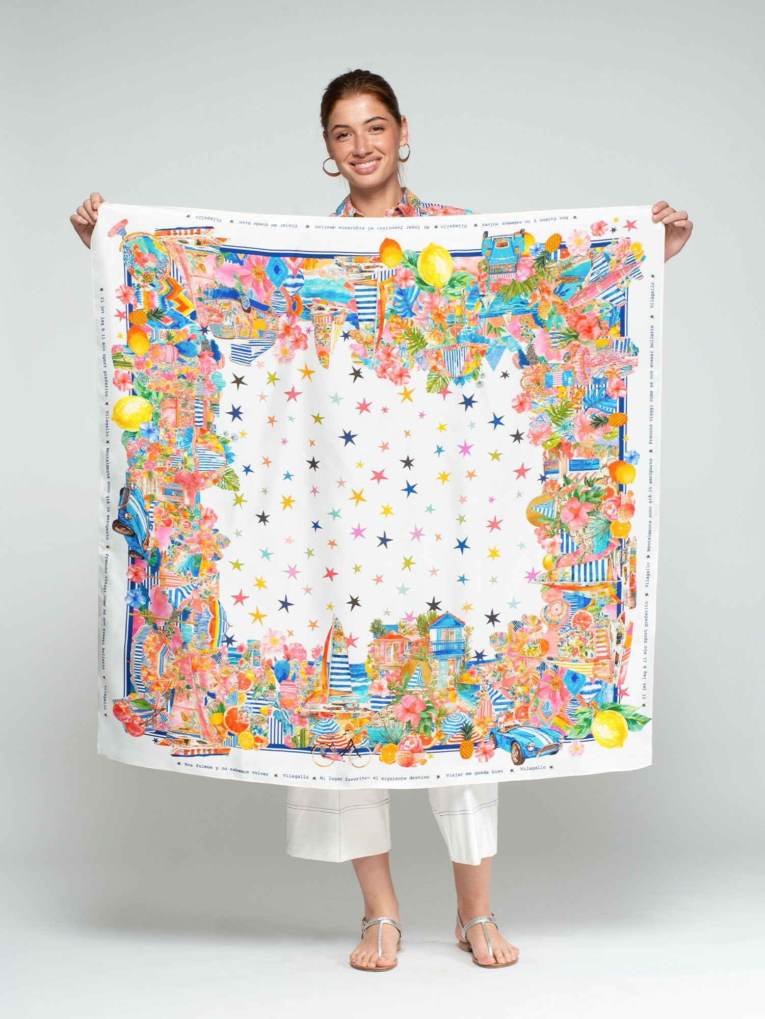 PAÑUELO ESTAMPADO ESTRELLAS Y COSTA MULTICOLOR