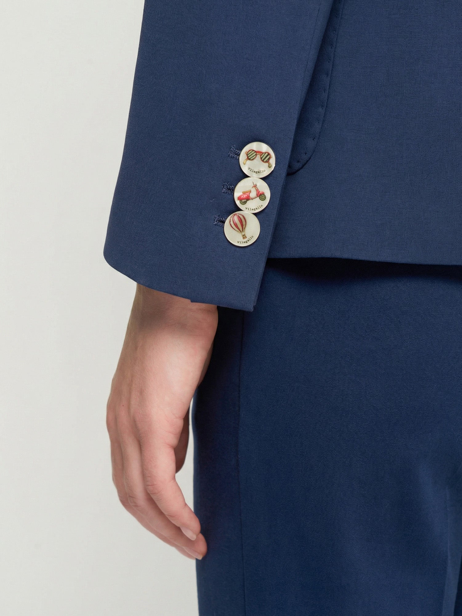 CHAQUETA AZUL MARINO