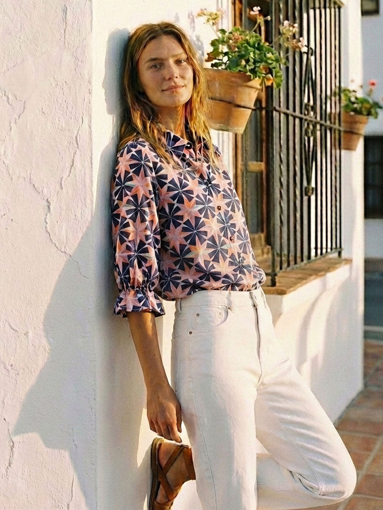 CAMISA ESTAMPADO GEOMÉTRICO ESTRELLAS