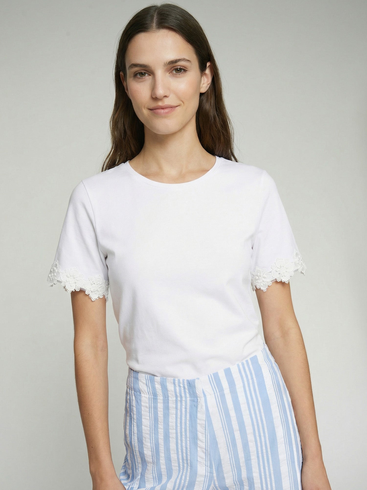 CAMISETA BLANCA MANGA ENCAJE